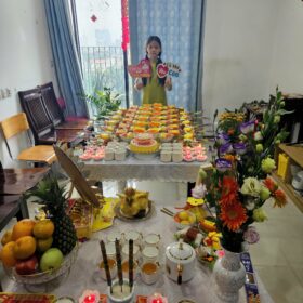 Mâm Cúng Căn Bé Gái
